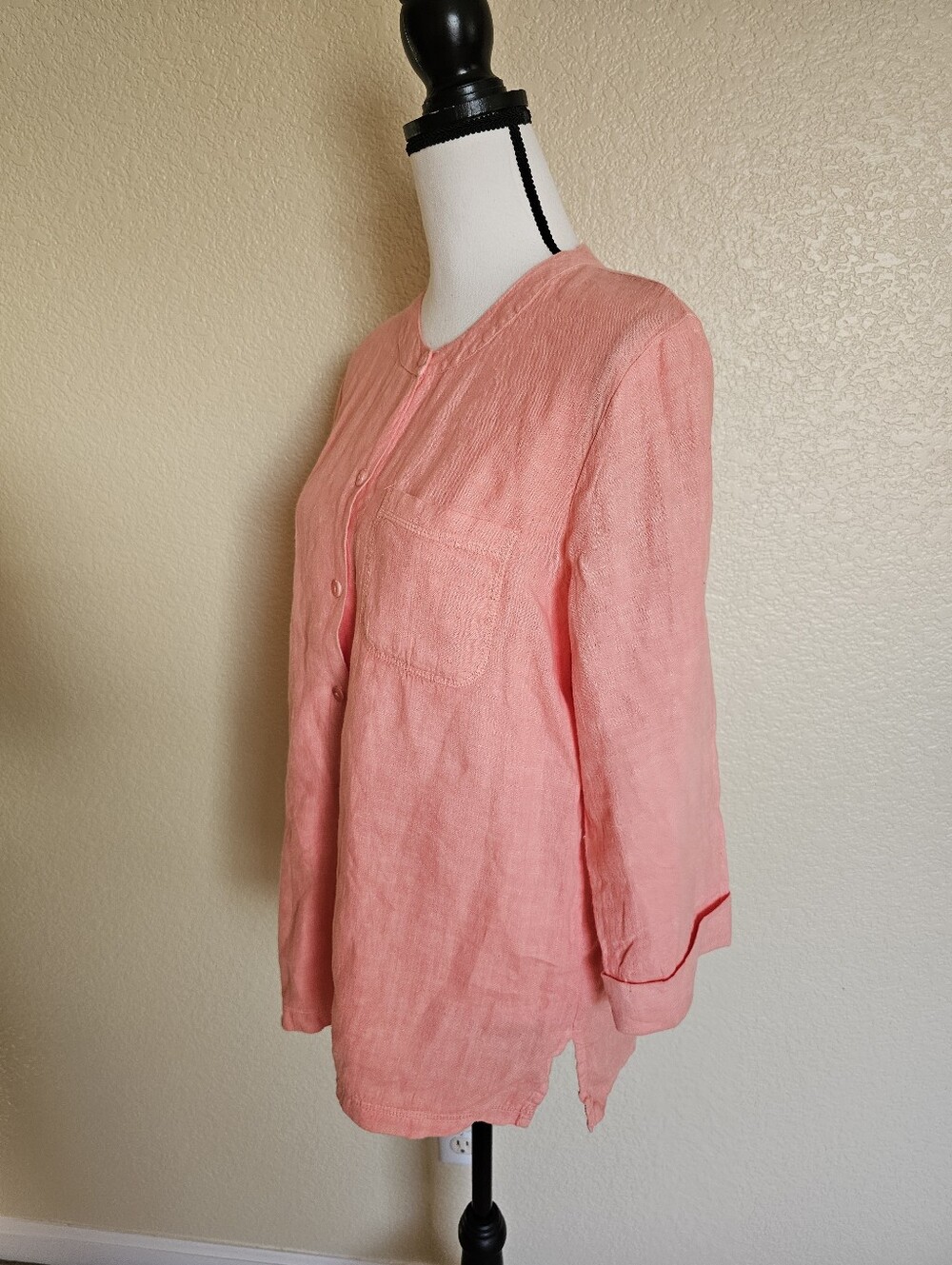 Hot Cotton Coral Button-Front Linen Shirt - Picture 3 of 7